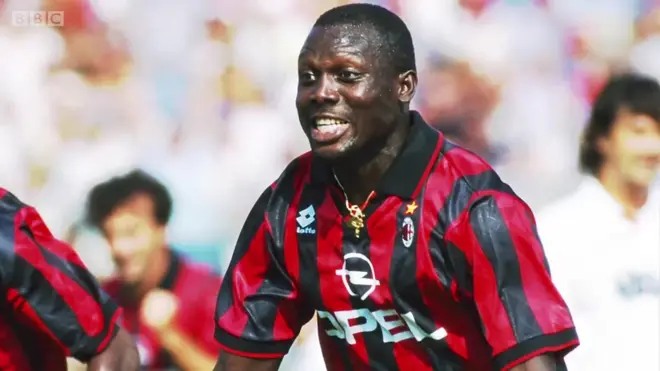 جورج ويا، كان لاعب كرة قدم عالمي واليوم أصبح رئيس ليبيريا. ولد في حي فقير ولعب كرة القدم منذ أيام المراهقة، ثم ذهب إلى أوروبا ولعب في صفوف أندية مختلفة وحصد الألقاب.