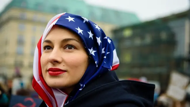 دعوة للنساء الغير المحجبات لإرتداء الحجاب ليوم واحد تضامناً مع المحجبات.