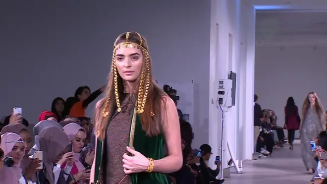 لندن تحتضن أسبوع الأزياء المحتشمة