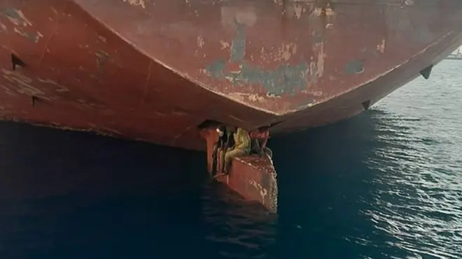 Los tres hombres fueron descubiertos en esta parte del barco.