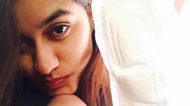 યુવતીની તસવીર