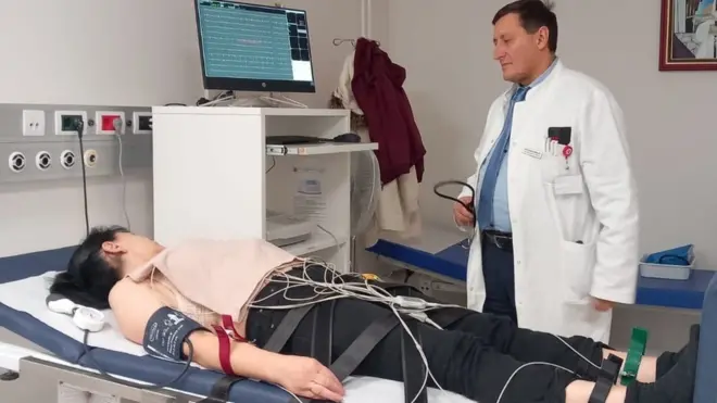 Profesor Branislav Milovanović u Laboratoriji za ispitivanje autonomnog nervnog sistema Instituta za kardiovaskularne bolesti „Dedinje" u Beogradu