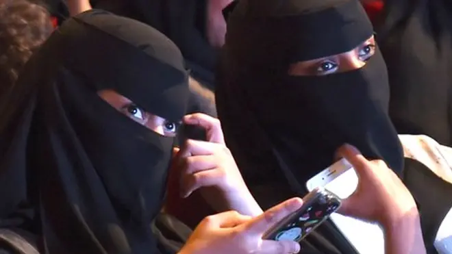 20 अक्तूबर 2017 को रियाद में एक लघु फ़िल्म उत्सव के दौरान सऊदी अरब की महिलाएं