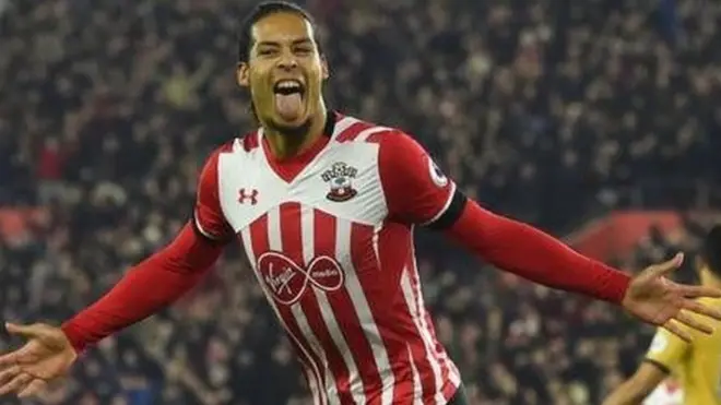 Manchester United wamemkosa Virgil van Dijk