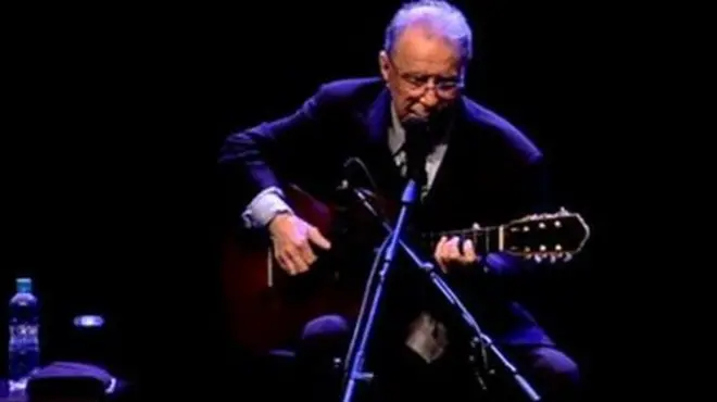 João Gilberto foi descrito por Caymmi como um "sujeito calado" que cantava "demais" | Imagem: Reprodução