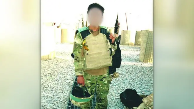 احمد سه سال با نیروهای بریتانیا کار کرده و او آنها را "برادران خود" توصیف می‌کند