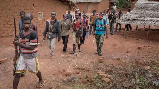 (Illustration: Un groupe de combattants anti-Balaka à Gambo dans le sud de la Centrafrique)