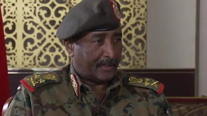 افریقايي ټولنې د سودان پوځ ته د دریو میاشتو وخت ورکړی دی چې واک ملکي چارواکو ته وسپاري.