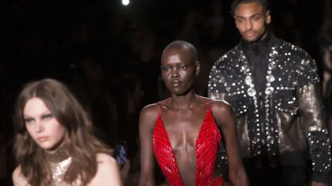 Perhelatan mode London Fashion Week biasanya ditujukan untuk kalangan perempuan.