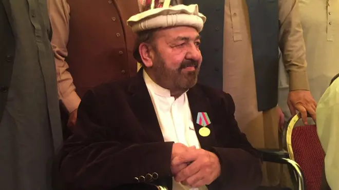 70 سالہ خیال محمد گذشتہ کچھ عرصہ سے علیل ہیں وہ چل پھر نہیں سکتے