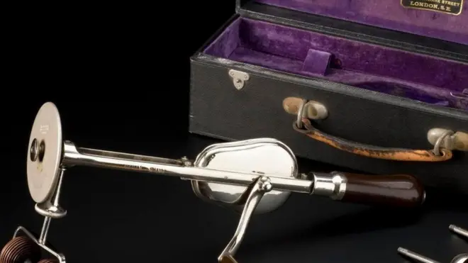 Vibrator elektrik dari awal 1900an.