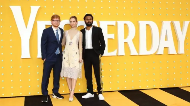 Актори стрічки: Ед Ширан (який зіграв самого себе), Лілі Джеймс (Еллі) і Хімеш Патель (Джек Малік)