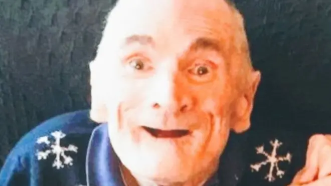 په ۱۹۶۲ کال د جیمز موریس پښه ماته شوه او بیا روغتون ته ولېږدول شو، خو تر مرګه کور ته راستون نه شو