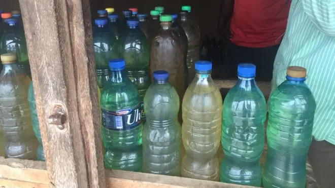 Vibanda vya kuuza mafuta kama hivi vimekuwa msaada mkubwa kwa wamiliki wa vyombo vya usafiri