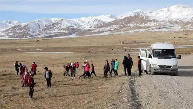 Бийик тоолуу Нарын областында алтымыштан ашык айыл өкмөтүнүн экөөнөн башкасы бүт дотацияда турат.