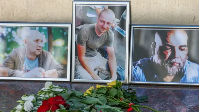 Los tres periodistas rusos que intentaban descifrar el trabajo de mercenarios rusos en la República Centroafricana.