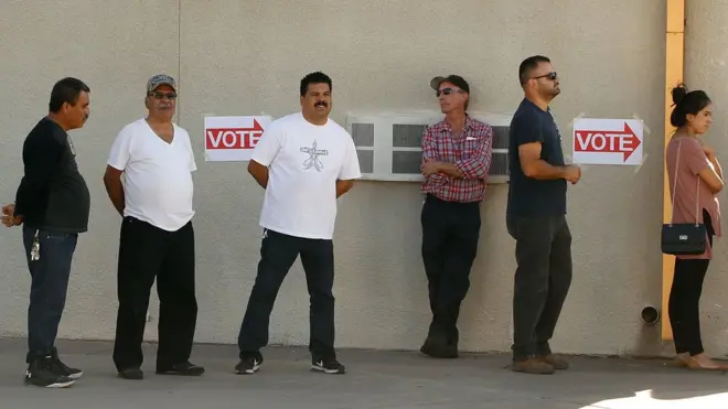 Избиратели жалуются, что на их мнение пытаются повлиять