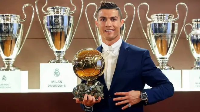 رونالډو له ټولو همکارانو او هغو خلکو مننه کوي چې د دغه ویاړ په ګټلو کې یې ور سره همکاري کړې ده.