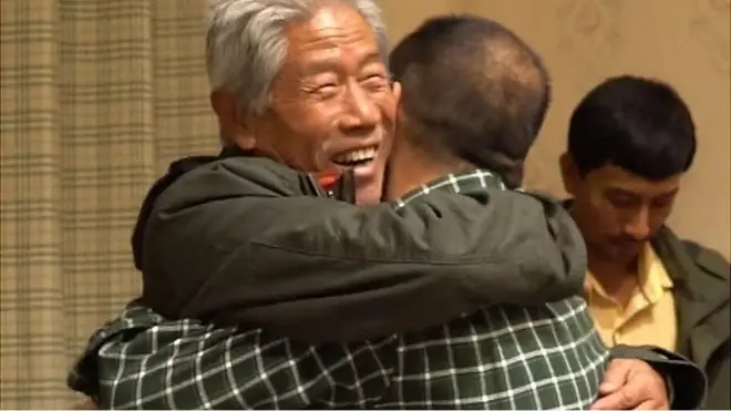 被困印度54年的中國老兵王琪回到家鄉咸陽與家人重聚