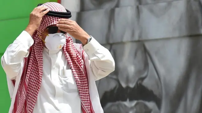 تجنب لمس وجهك