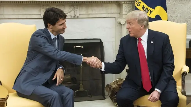 دونالد ترامب (يمينا) وجاستن ترودو لديهما وجهات نظر مختلفة بشأن العديد من الملفات