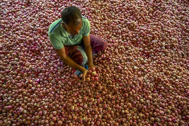 ''ලූනු ගොවියාට වෙන්න ඕන දේ වෙලා ඉවරයි''