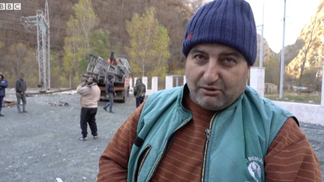 Ermənilər Kəlbəcərdən çıxır