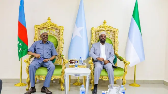 Madaxweynaha Koonfur Galbeed Cabdicasiis Laftagareen (bidix) iyo madaxweynaha Jubaland Axmed Madoobe