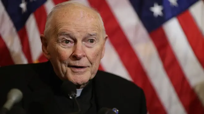 Theodore McCarrick adalah orang pertama yang mengundurkan diri sebagai kardinal sejak tahun 1927.