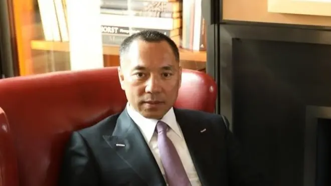 明確意識到自身的巨大新聞價值的郭文貴強勢對待媒體，要求媒體採訪用直播不加編輯的形式播出，避免其爆料內容被改動或歪曲。