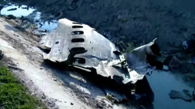 Обломки самолета