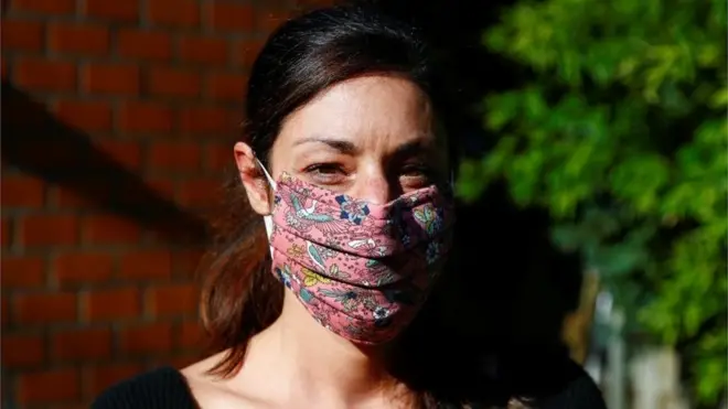 Varios países, incluido Estados Unidos, han recomendado a sus ciudadanos usar mascarillas de tela al salir a la calle.