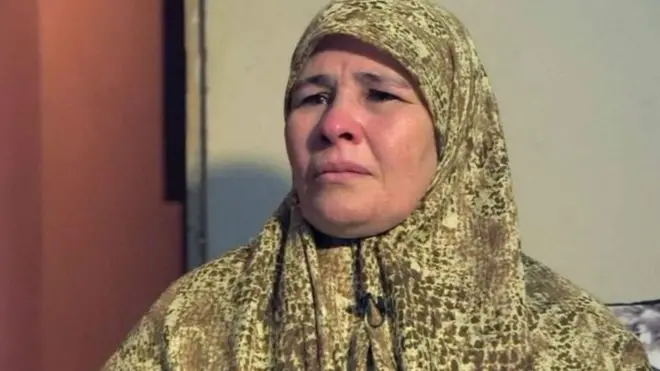 انھوں نے بی بی سی کو بتایا کہ ان کی بیٹی گزشتہ سال سے لاپتہ ہیں