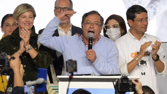 Gustavo Petro se encamina hacia las presidenciales como favorito.