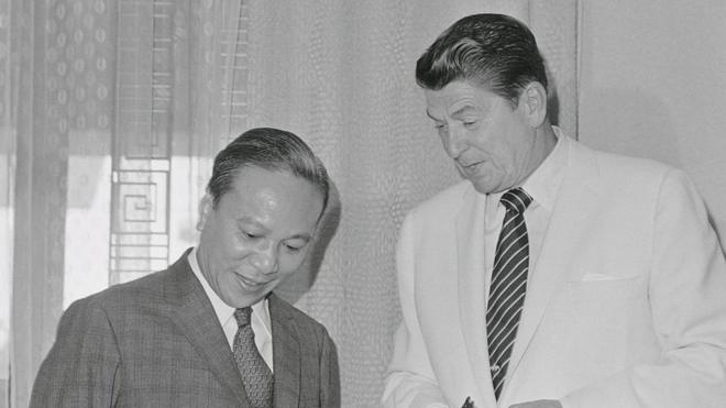 Ronald Reagan, thăm Sài Gòn trong tư cách đặc sứ của Tổng thống Richard Nixon năm 1971