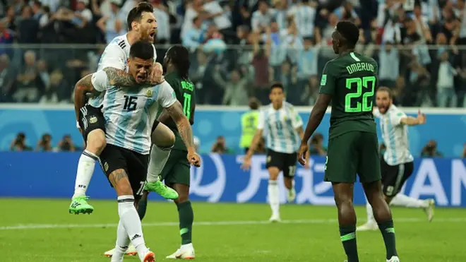 Lionel Messi célébrant la victoire de l'Argentine.