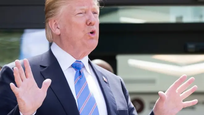 Trump mengatakan bahwa negara-negara lain memaksakan "tarif perdagangan yang terlalu besar" di AS.