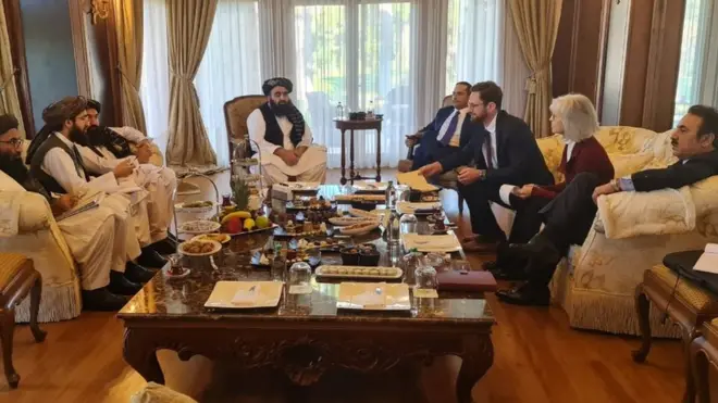 دیدار سه جانبه هیات طالبان در آنتالیا با وزیر خارجه قطر و نماینده ویژه آمریکا