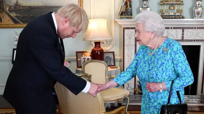 Boris Johnson diterima oleh ratu Inggris sebelum secara resmi memulai jabatan sebagai perdana menteri menggantikan Theresa May.