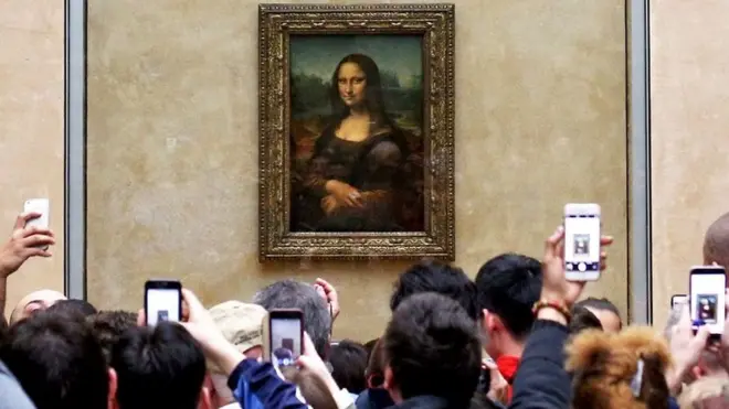 لوحة موناليزا في متحف اللوفر