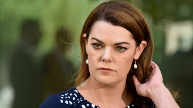 أول سياسية أستراليا تقاضي زميلا لها