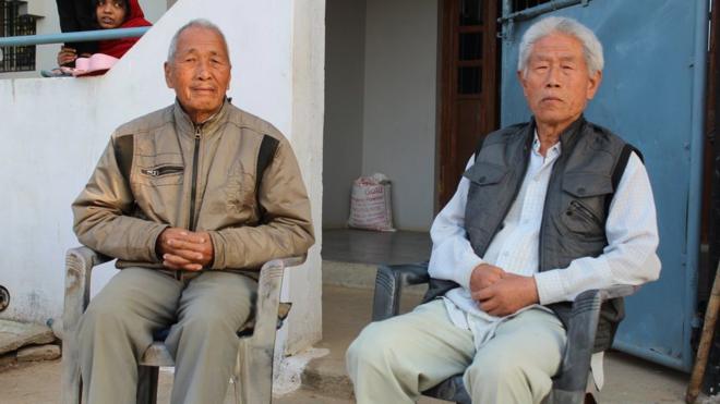 BBC印地语记者维内特•卡雷尔（Vineet Khare）日前找到了另一名同样滞留印度多年的老兵刘树荣（图为刘树荣与王琪）。