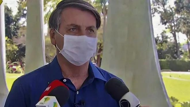 Jair Bolsonaro explicó este martes que sintió síntomas desde el domingo.