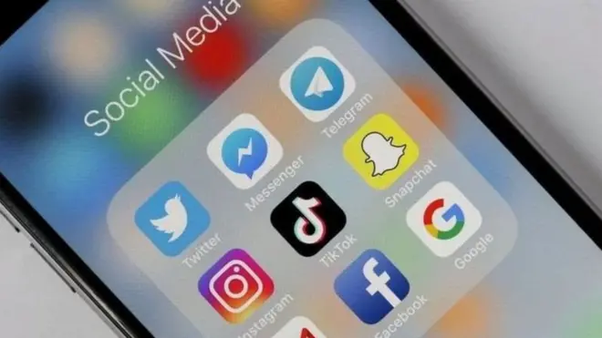 Социал медиа