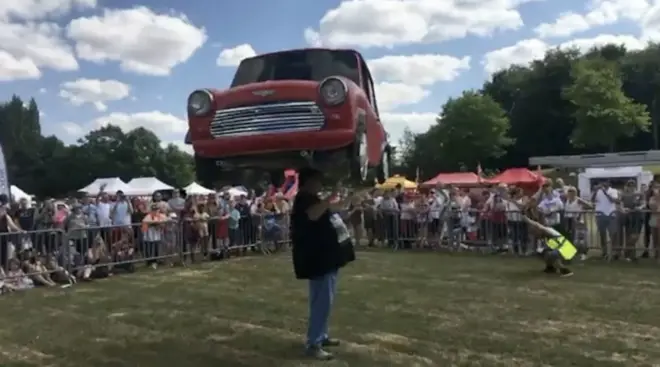 „Nosio sam automobil na glavi“