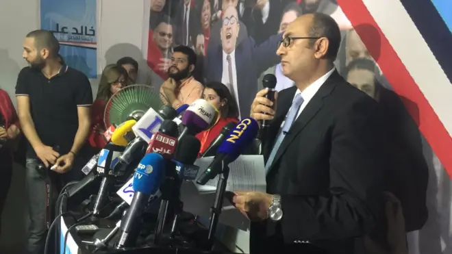 أعلن المحامي خالد علي أنه لن يخوض سباق الانتخابات الرئاسية العام المقبل خلال مؤتمر صحفي