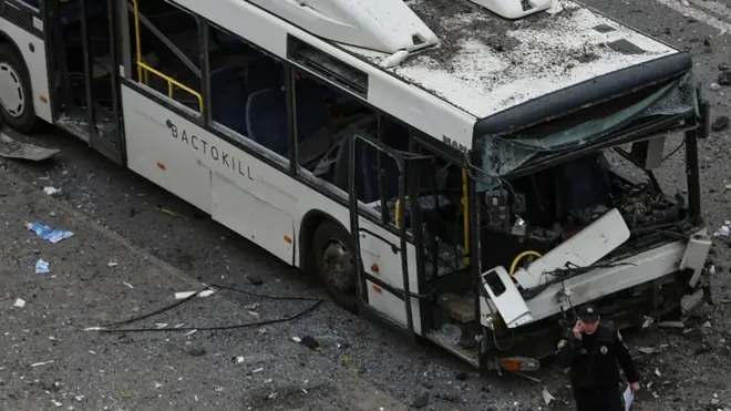 Российские "удары высокоточным оружием", их последствия и реакция