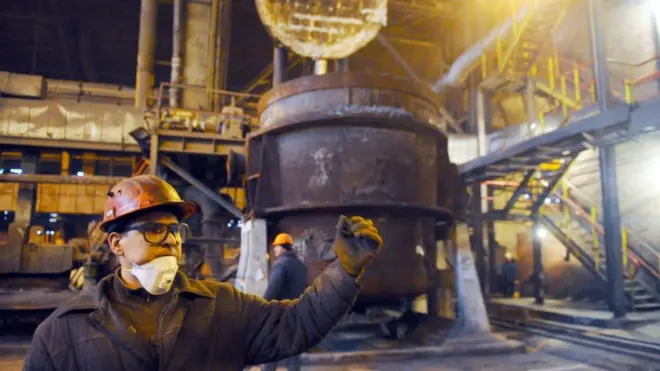 Робітник на Донецькому металургійному заводі