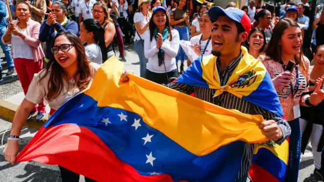 متظاهرون ضد مادورو