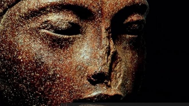 مصر تطالب بريطانيا بوقف بيع رأس تمثال أثري للملك توت عنخ آمون